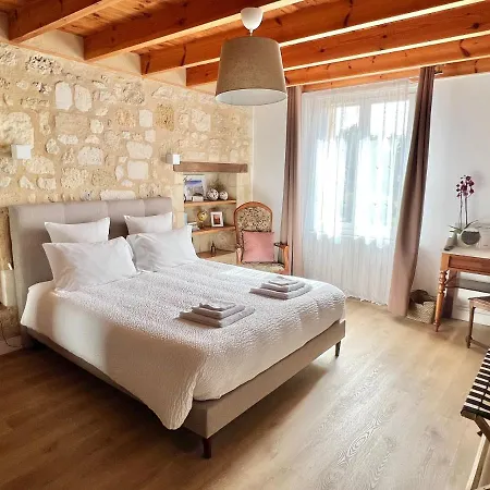 La Gomerie D'hotes לינה וארוחת בוקר