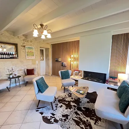 La Gomerie D'hotes לינה וארוחת בוקר 4*